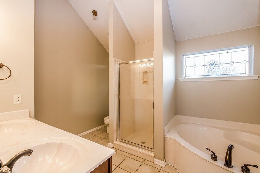 Building Photo - 11625 Leewood Dr