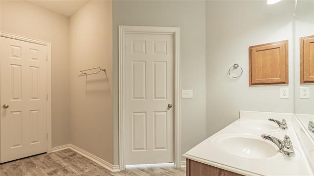 Building Photo - 704 Cedar Cove Dr