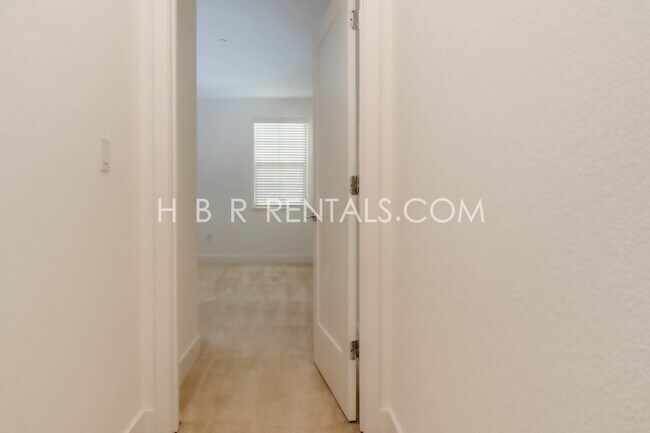 Building Photo - Charming 3-Bedroom Retreat on Barker Street with Spacious Living in Mountain House!