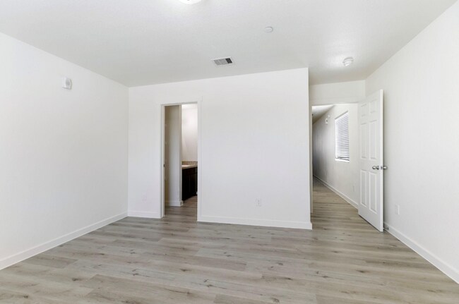 Building Photo - 21155 Gosling Rd