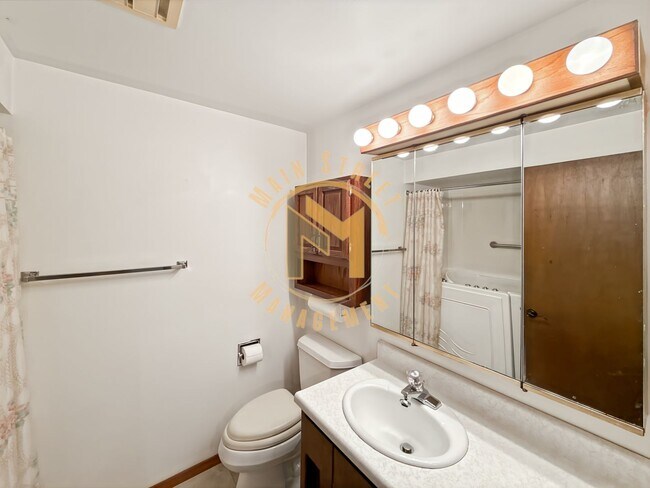 Building Photo - 1433 Baumgart Rd