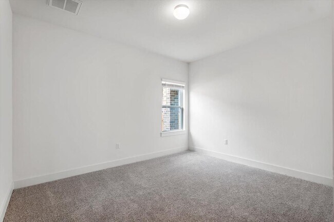 Building Photo - 7912 Ella Lee Ln