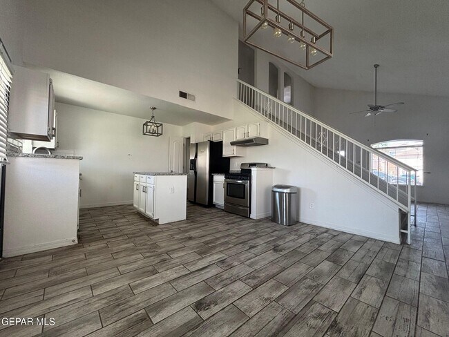 Building Photo - 12444 Sombra Grande Dr