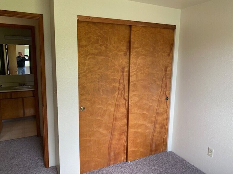 Bedroom closet - 329 Bessie St