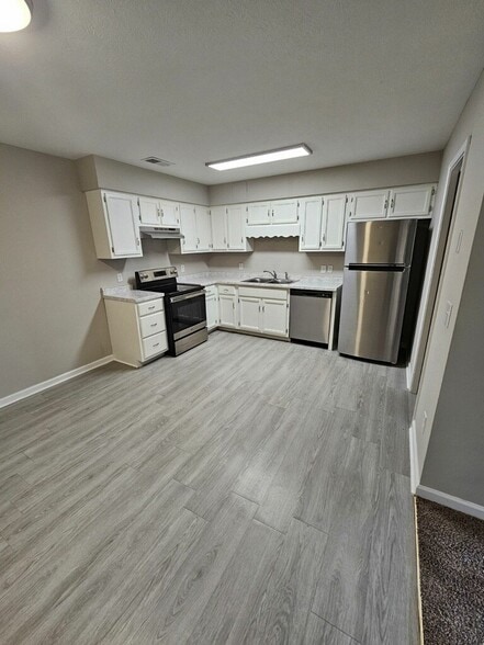 Building Photo - 5614 S Jefferson Ave