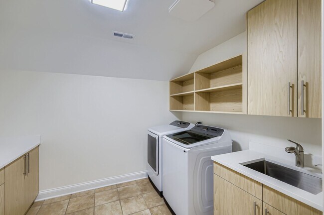 Building Photo - 1161 Gavin Ct