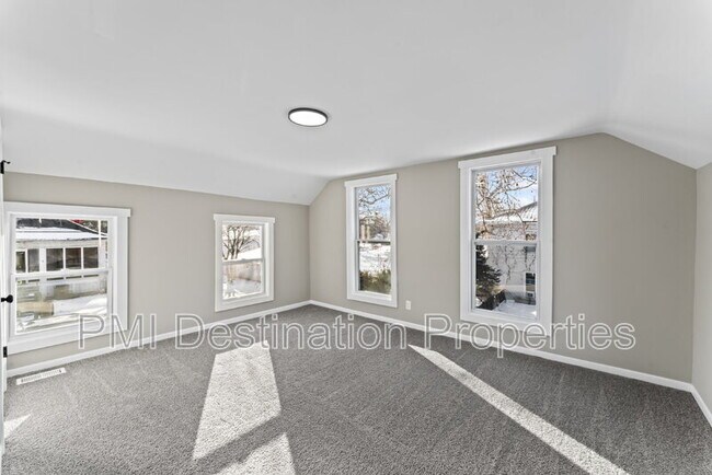 Building Photo - 811 N 10th St