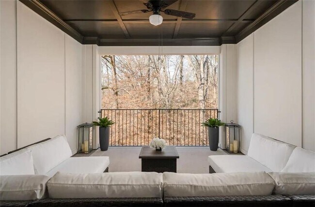 Building Photo - 4518 Collins Ave