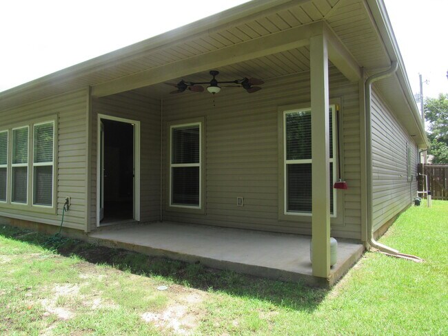 Building Photo - 2255 Tom St