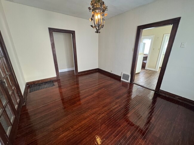 Building Photo - 1211 Sheridan-