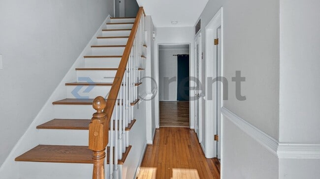Building Photo - 324 Busher Rd