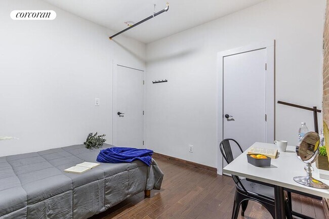 Building Photo - 47 E 129th St