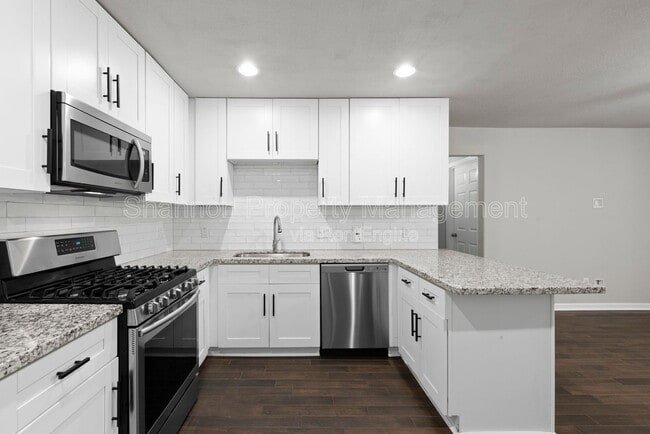 Building Photo - 709 E 41st St
