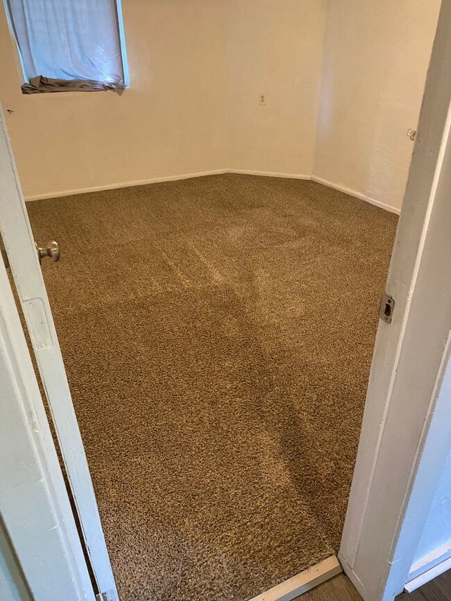 Building Photo - Adorable 7 bedroom house directly across from Chico State! Available July!