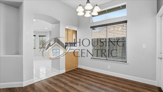 Building Photo - Stunning Single Story Fair Oaks Rental with Large Backyard in GREAT LOCATION!