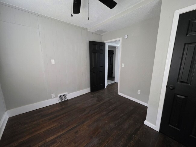 Building Photo - Spacious 4 Bedroom Home with Classic Charm