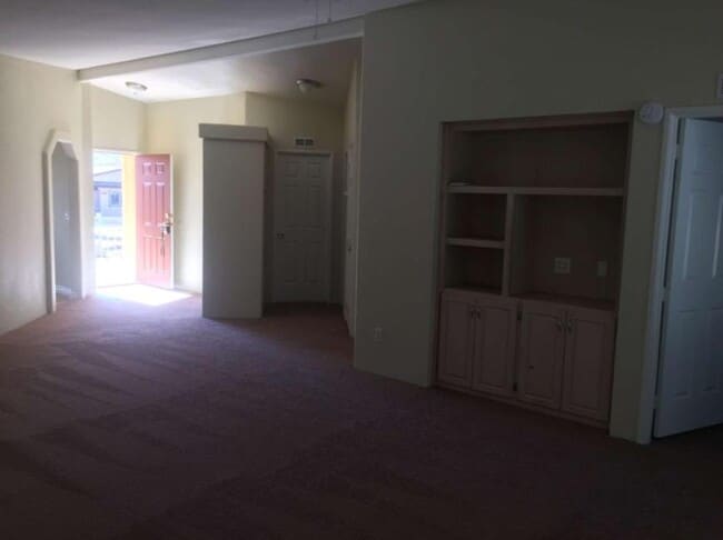 Building Photo - 2 bedroom in PHOENIX AZ 85041