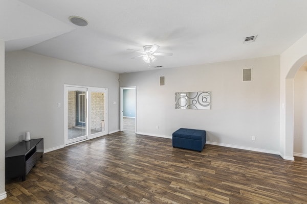 Building Photo - 15210 Main Royal Dr