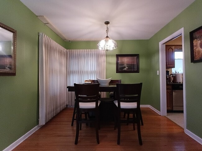 Building Photo - 226 Fernwood Ln