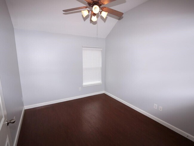 Building Photo - 28238 Daystrom Ln