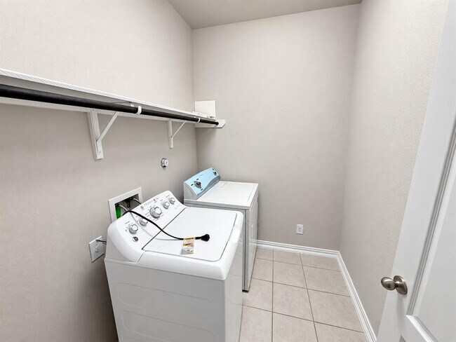 Building Photo - 6050 Malta Cir