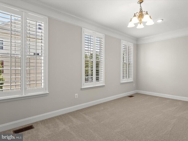 Building Photo - 5803 Lois Ln