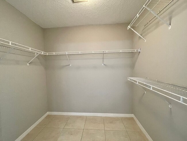 Building Photo - Great 4/2 home in Wedgefield!!
