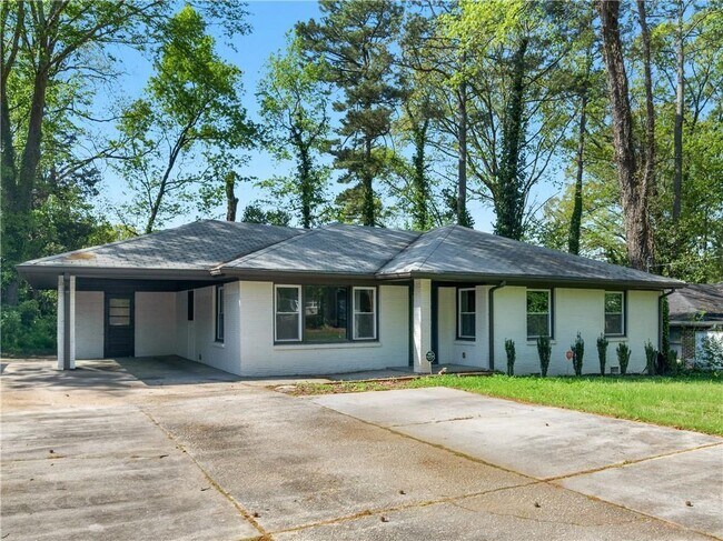 Building Photo - 2903 Monterey Dr