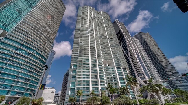 Building Photo - 900 Biscayne Blvd