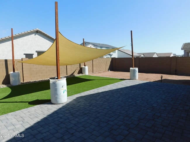 Building Photo - 42510 W Vincent Dr