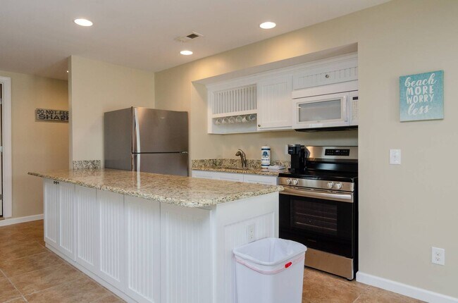 Building Photo - 741 Fort Fisher Blvd N