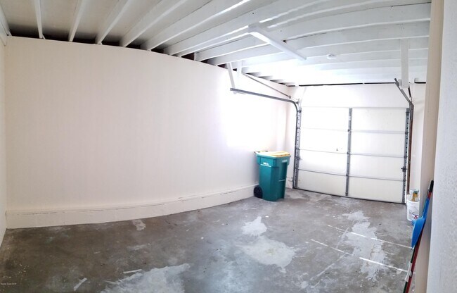 Building Photo - 1335 Boxwood Dr