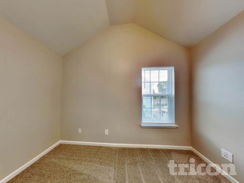 Building Photo - 7432 Hidden Creek Dr