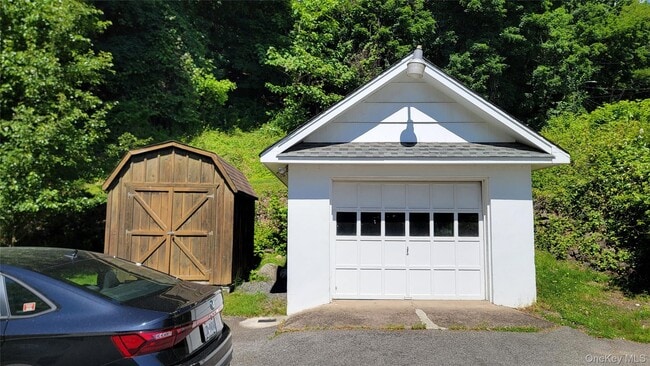 Building Photo - 430 Piermont Ave