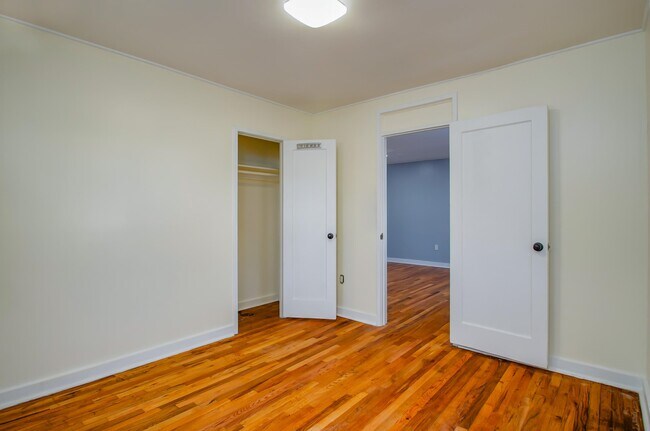 Building Photo - 145 Custer Ave