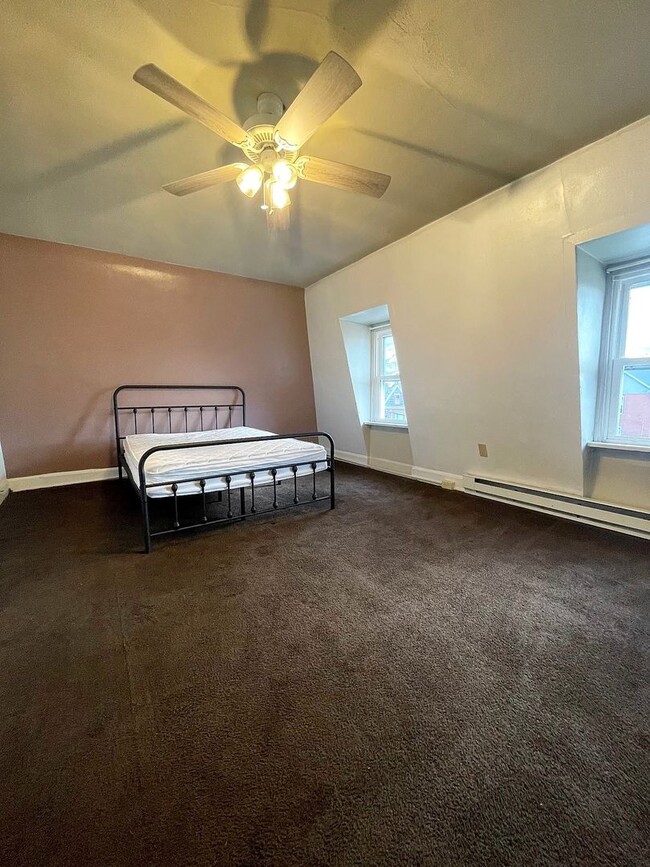 Building Photo - 219 W Water St