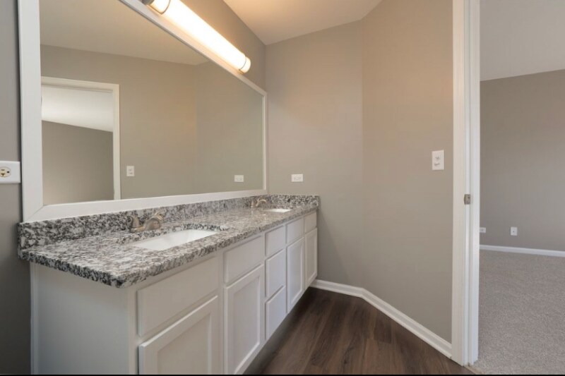 Building Photo - 4036 Blackstone Dr