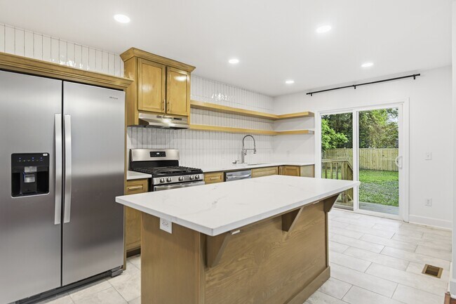 Building Photo - 3831 Hottinger Ave