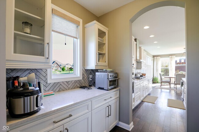 Building Photo - 14375 Trahan Dr