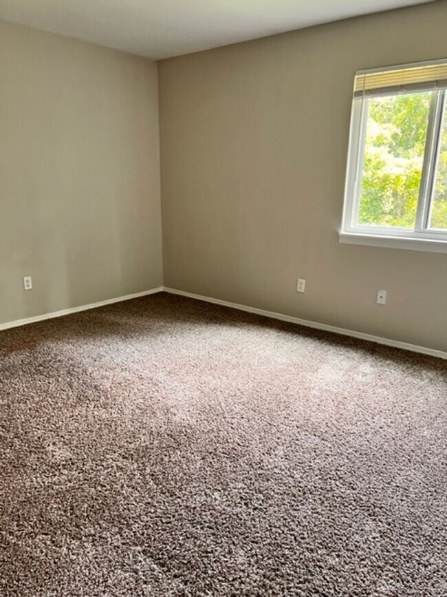 Building Photo - 1167 Abbey Ln