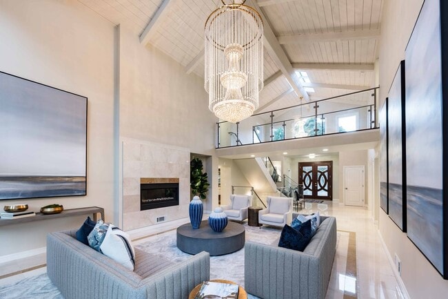 Building Photo - Meticulously Upgraded Los Altos Estate on Over an Acre