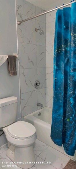 Building Photo - 1095 Green Meadows Dr