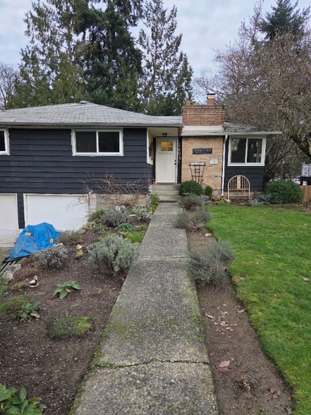 Building Photo - 1604 N 203rd Pl