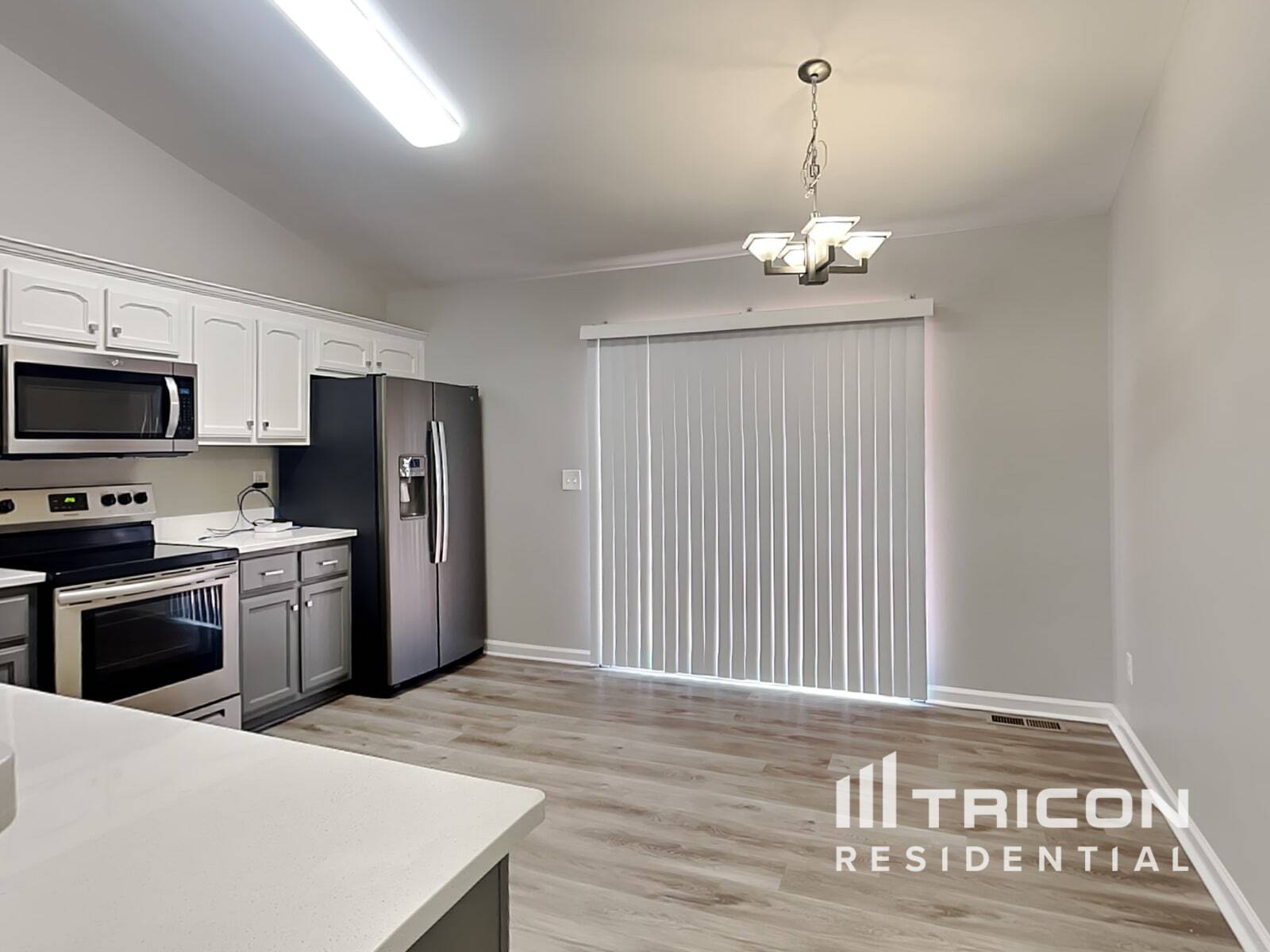 Building Photo - 868 Loch Lomond Cir