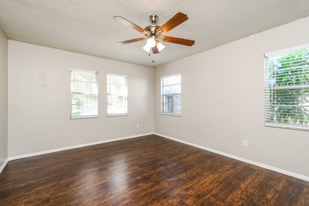 Building Photo - 409 Riverwoods Cir
