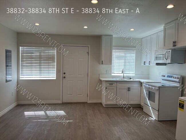 Building Photo - 38832-38834 8TH ST E - 38834 8th East-A