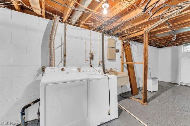 Building Photo - 7400 Brenel Dr
