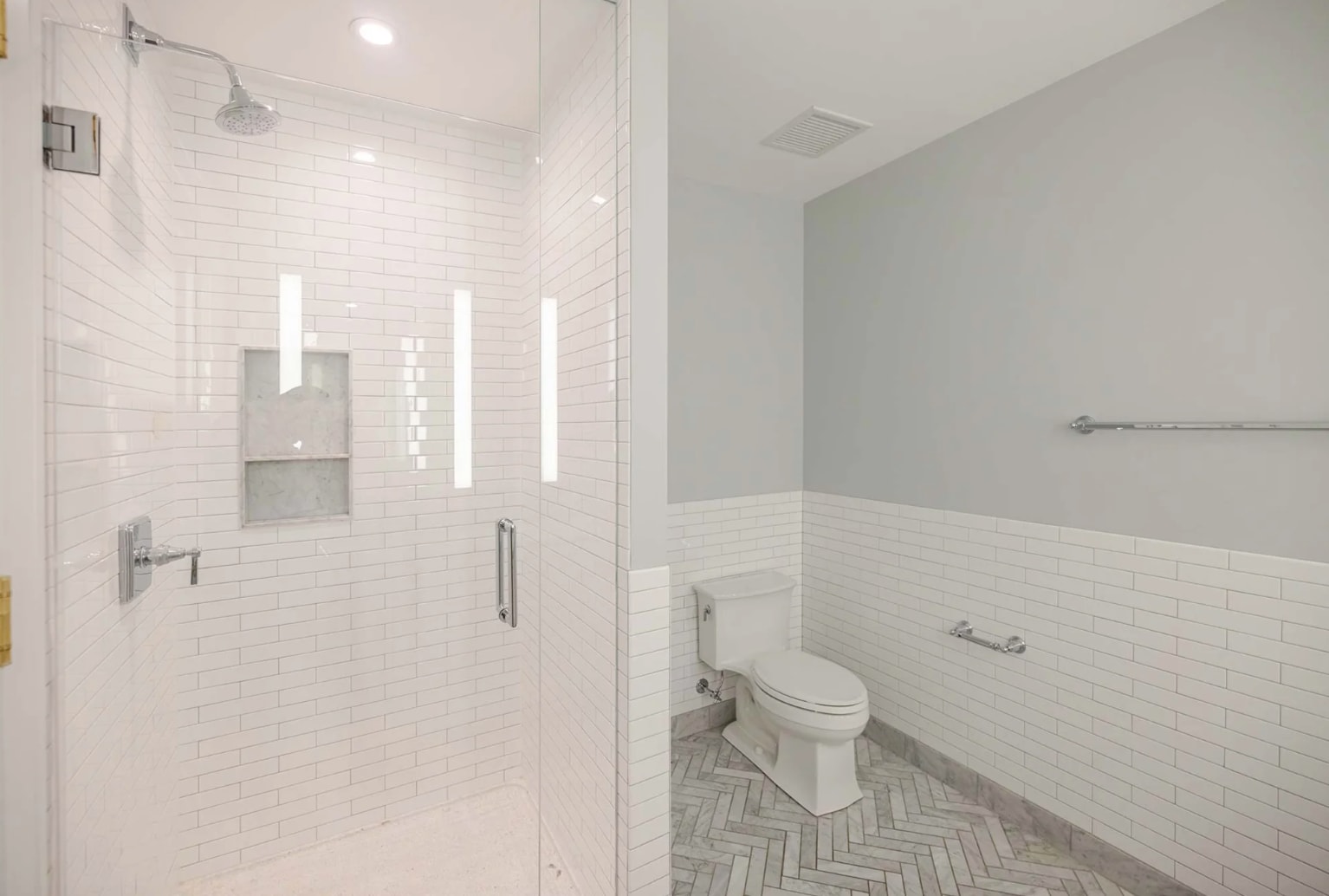 Building Photo - 502 E Illinois St