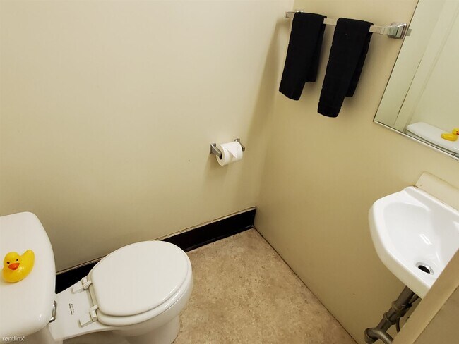 Building Photo - 7 br, 3 bath House - 105 Dryden Court 8-Be...