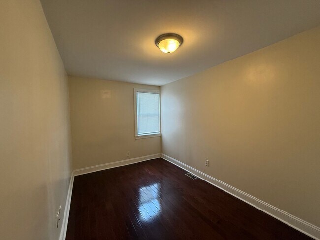 Building Photo - Single Family Home in Brewerytown